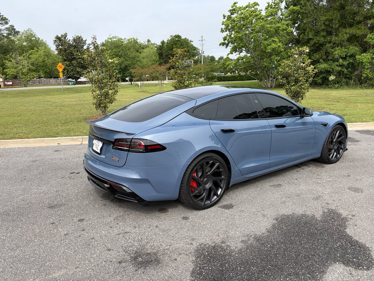 Michael_L_Rauch's tweet photo. No more fishbowl.  @Tesla Model S Plaid tinted with @XPEL XRP.  ☀️🕶️ https://t.co/wCoqNtt5pn