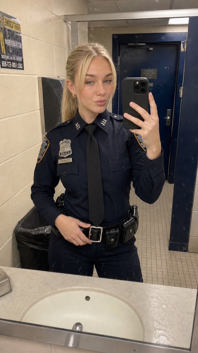Elena Kelly tweet media