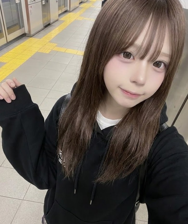 ささ tweet media
