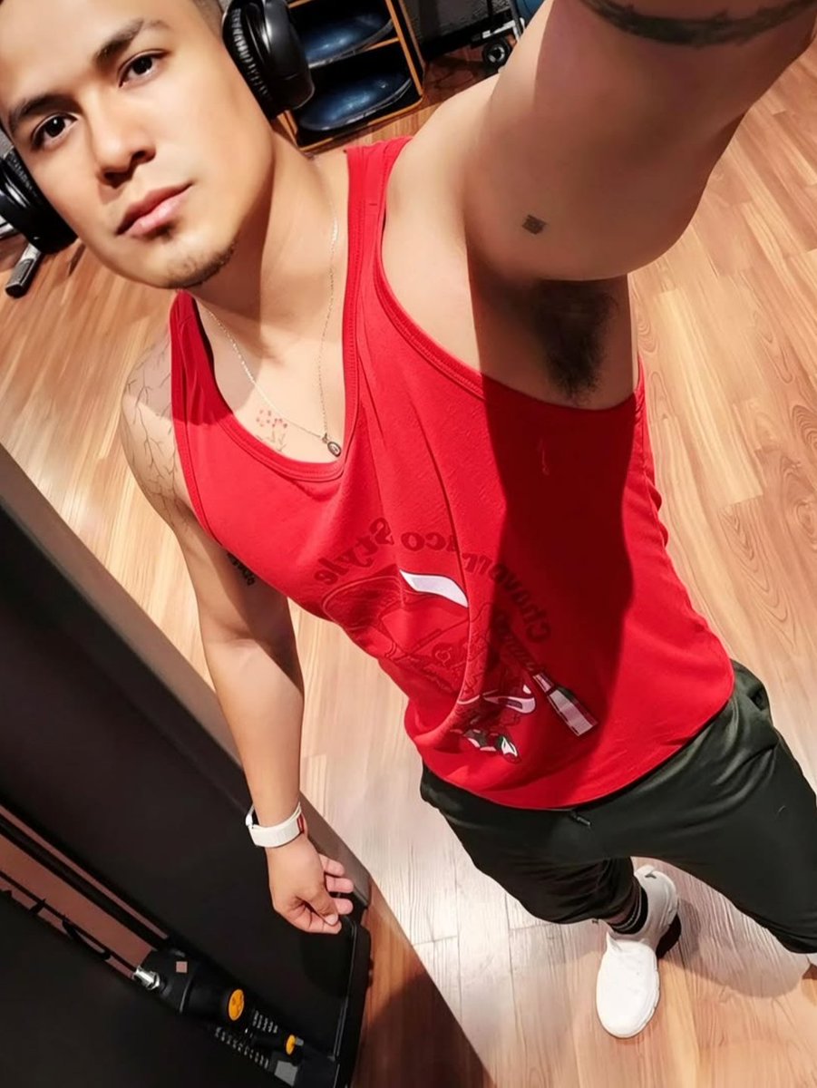 CAeram19's tweet photo. #gym #goodmorning a darle ya es fin de semana. https://t.co/DXksfMFMci