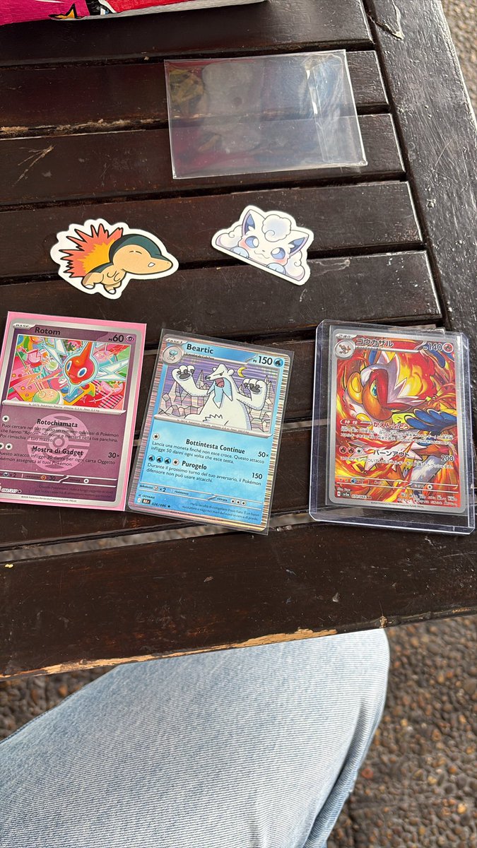 primer italiano de vinted que me cae bien, no me ha insultado, me ha hecho rebaja y me ha regalado cosas😭 (solo le había pedido una carta)