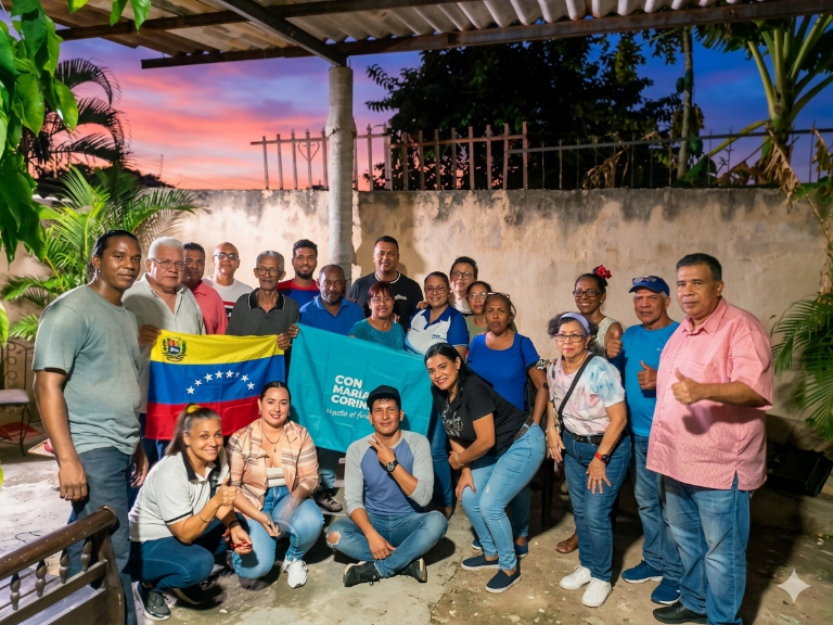 VenteAragua's tweet photo. La organización se construye con los ciudadanos

En la Parroquia Samán de Güere acompañados de @CesarArteagaO, Yordi Jaspe y líderes locales reafirmamos que el trabajo por una Venezuela #FullDemocracia no es para el futuro, es para el presente inmediato.

¡Elecciones Ya! https://t.co/C75l91TtwC