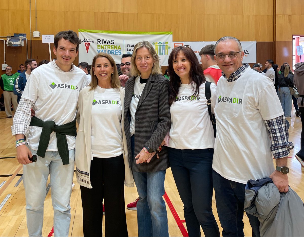 PPopular_Rivas's tweet photo. 🫂A pesar de la lluvia, esta mañana, una marea verde y blanca ha recorrido las calles de nuestra ciudad en la Carrera por la Inclusión de @aspadir_.

🤝Enhorabuena por vuestra labor diaria y gracias por todo el trabajo que hacéis para conseguir una inclusión real y plena de las personas con discapacidad.

👉🏼Agradecemos también a la Directora General de Atención a las Personas con Discapacidad de la Comunidad de Madrid @Alejandrasf7 que nos haya acompañado en este día tan especial.

💚¡Nos vemos el año que viene!