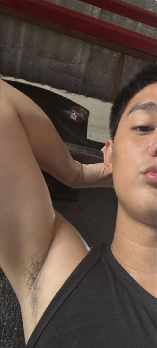 jaredelyu's tweet photo. Hit me up 😘 https://t.co/04idEoo8B4