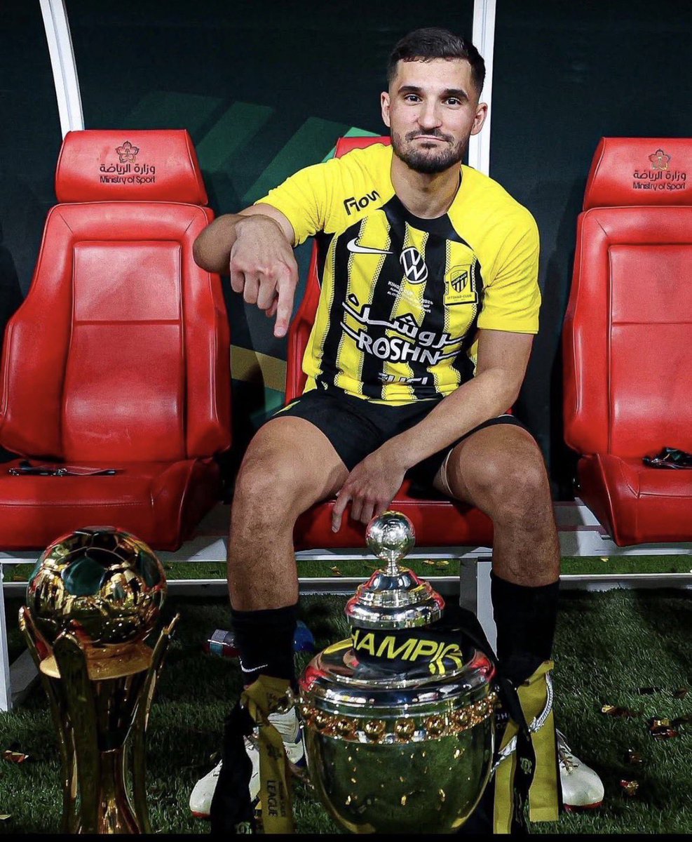 🐅#بطل الدوري العالمي1️⃣5️⃣💛🖤 tweet media