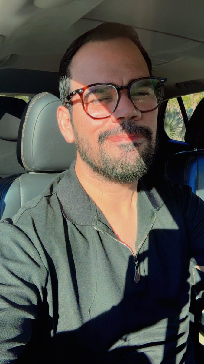 Holiiii 🖤