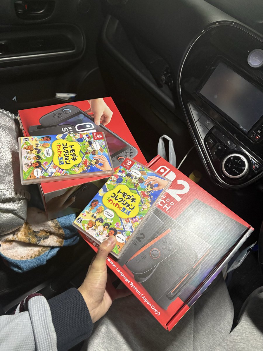 ccnlv210's tweet photo. Switch2値上がりするからお店駆け込んできた💨 https://t.co/4VxWjOKY8b