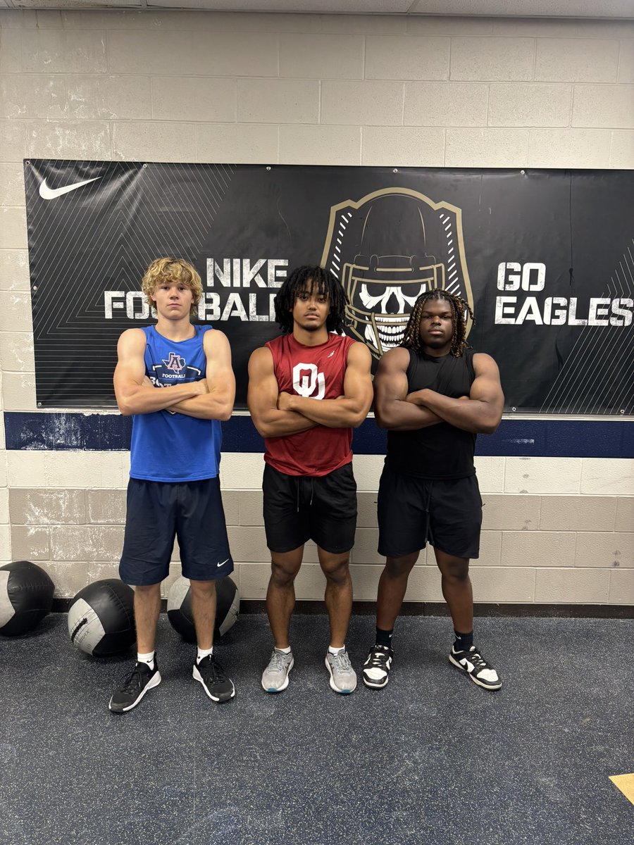 alleneaglesfb's tweet photo. 🦅LOTW🦅

Congratulations to the following for EARNING Lifter of the Week (LOTW) 🅰️🆙💪🏽

@ashtonnn_w '29
@TylerShaw81 '27
D'Mand Smith '28
@OkennaOzumba '27
@CJ_fields_ '27
@Jake_Morales65 '27

#BTB | #RecruitTheA | @usnikefootball https://t.co/31yKPgBZZz