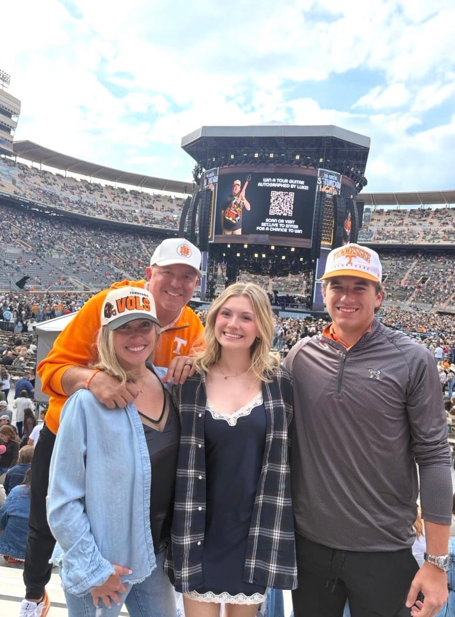 vol_trad's tweet photo. Fan Friday! From game days to concert nights, thanks for repping our apparel wherever you go! https://t.co/HkFPNAWyMz