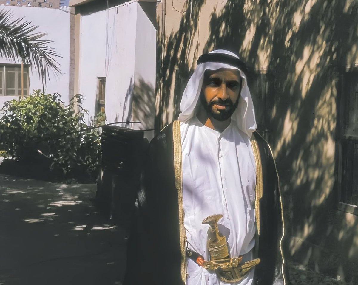 4k1u_'s tweet photo. Sheikh Zayed At Qasr Al Hosn 1966 https://t.co/8fHRsKuGVG