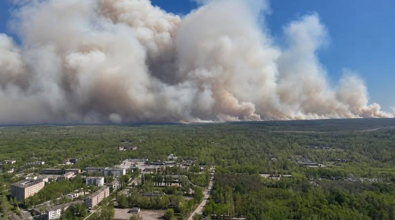 alternative_war's tweet photo. ☢️ As of 17:30, the level of gamma radiation is within normal limits throughout the country

The elimination of a large-scale fire in the Chernobyl Exclusion Zone is still ongoing. https://t.co/4yw4OIWPKr
