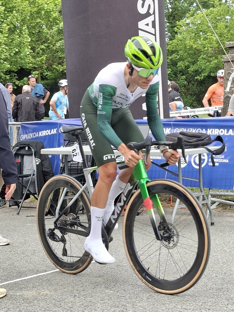 Mertxe_Beriain's tweet photo. Salida de @ikerperezz04
@FilialCajaRural cronoescalada Guadalupe - Jaizkibel (Begiratokia) 
#BidasoaItzulia https://t.co/PiZqfrfxfe