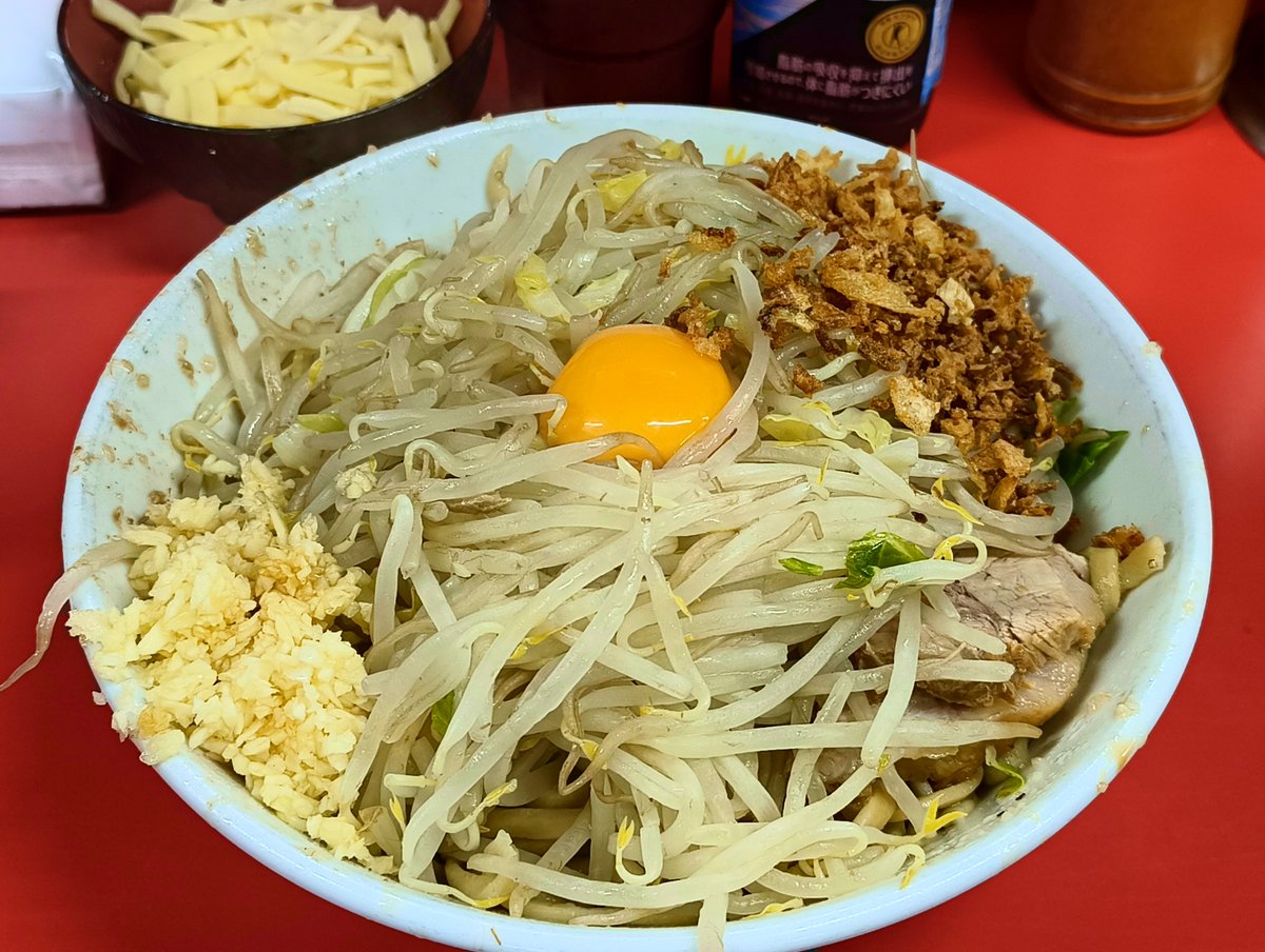 kg_utro's tweet photo. ラーメン二郎　仙台店2
小汁なしチーズ ニンニク https://t.co/xc5rvO9J6X