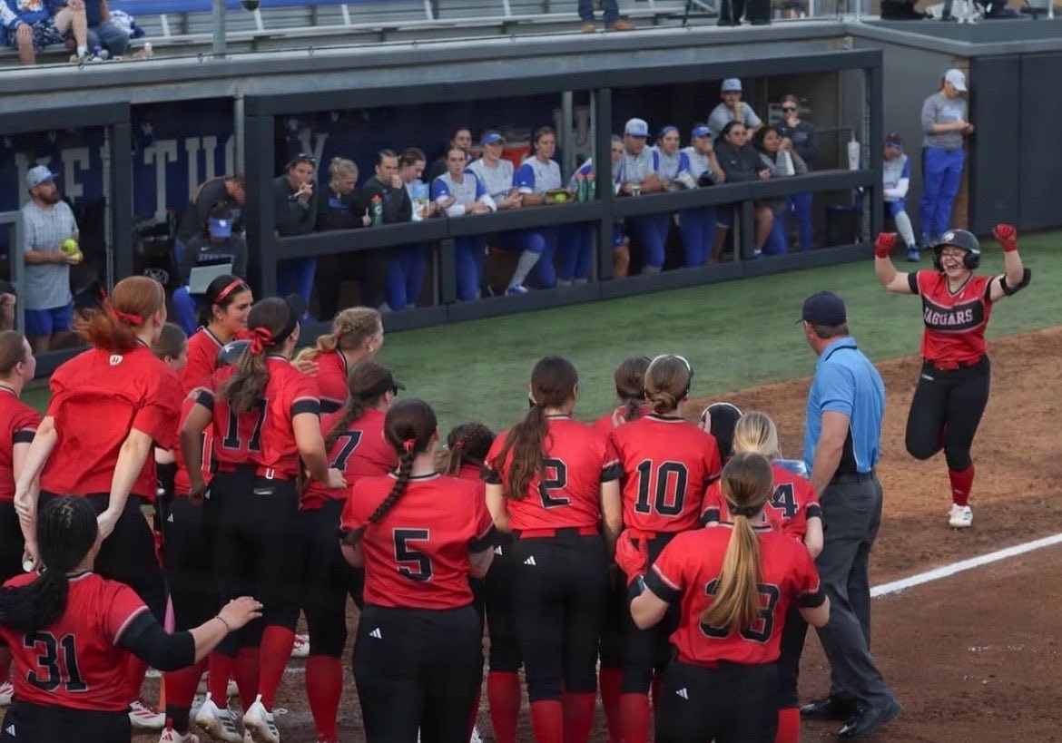 CoachjBarley's tweet photo. Watching Georgia hit nukes in Lexington last night made me think of this 💣 @KarleyKavanaugh 

Picture perfect 📸 😎 https://t.co/fKnN6yr1Vi