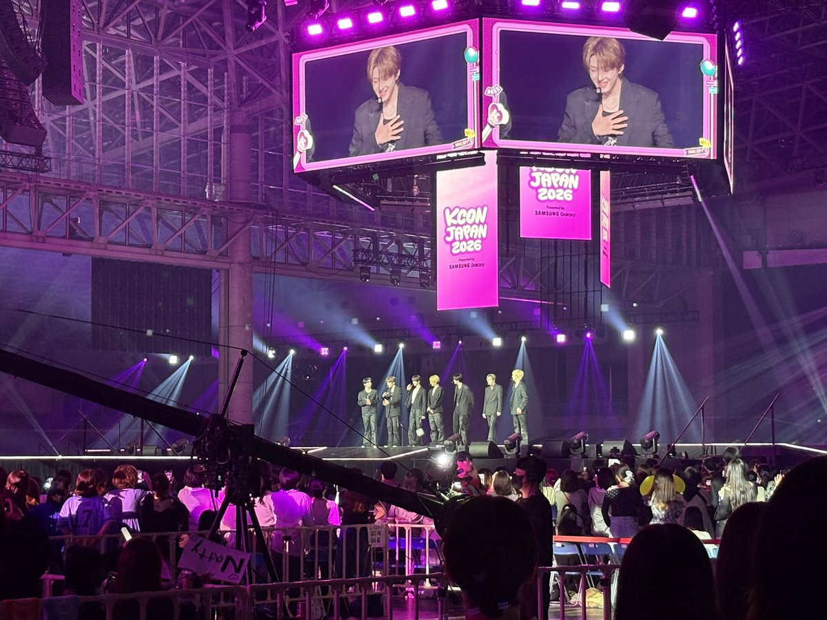 mkickm's tweet photo. 一日中KCONいたけど最後のMカウントダウンコンサートは席も端っこでトイレ行くのに何人もの人に迷惑かけるのでとても戻る気になれずINI前に退散。藤牧くん見たかったけど。個人的クライマックスはアーティストステージのheart to  heartでした。#KCON https://t.co/SqCCNg5PF4
