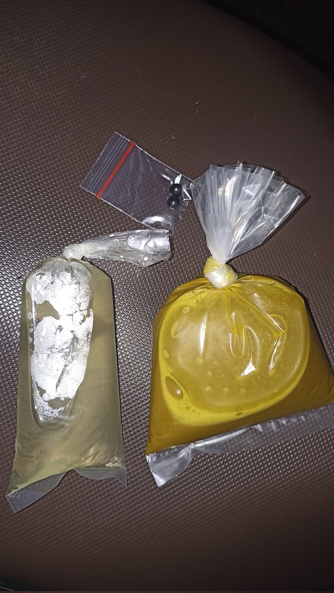 AdrienalineS's tweet photo. Dulu ke tujam ngga pernah sekalipun beli beginian. Sekarang jamu pegel linu adalah penyelamat.. Makasih inib udeh motoran malem2 beliin beginian.. ❤ https://t.co/kIr4DVFXxV