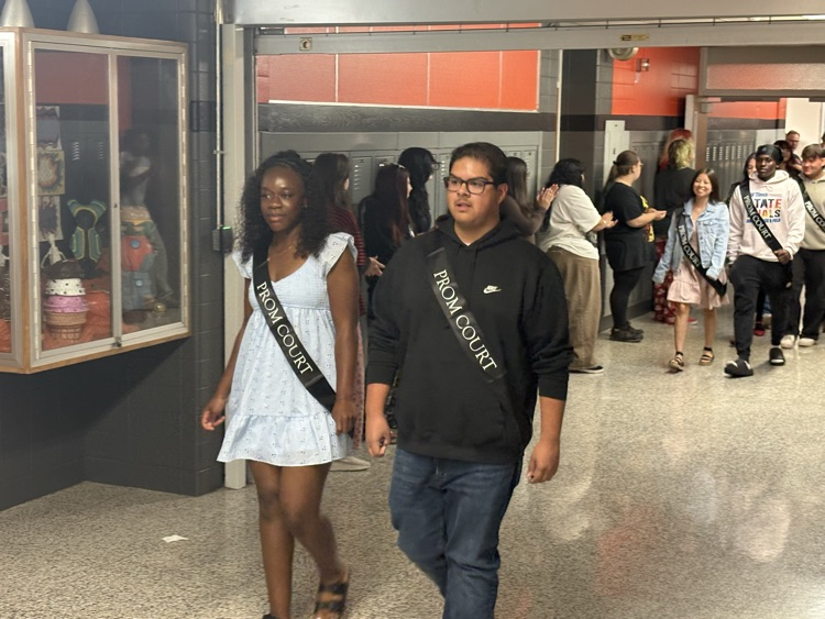 UTPanthers's tweet photo. Congratulations to the prom court!  Everyone have a great prom this weekend! #WeAreUT https://t.co/ekqTMJl9ke