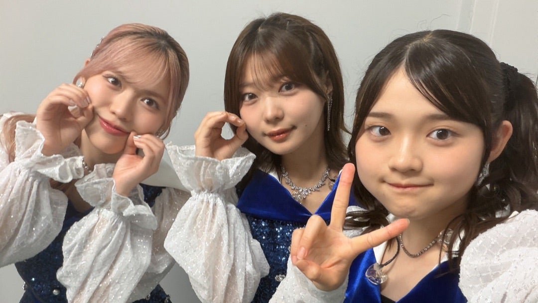 #アンジュルム #みんなお先はまっキラだ

新曲発表で益々元気なアンジュメンの姿が土曜日も頑張る方々の力添えとなりますように。

#川名凜 #為永幸音 #松本わかな #三色団子🍡
