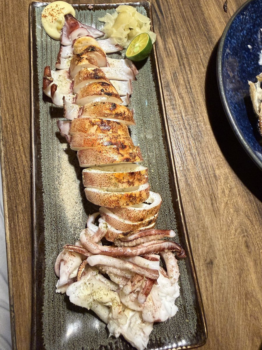 peterfe99452877's tweet photo. 居酒屋（いざかや / Izakaya），就是適合三兩好友聊天談心的地方。今晚與Eddie/Kurt在江子翠的居酒屋大啖下酒菜，暢聊近況，主題集中在養生心得與旅遊經驗，渡過一個愉快的夜晚。#老八風居酒屋 #板橋江子翠 #新北美食 https://t.co/MaVZNTKZAu