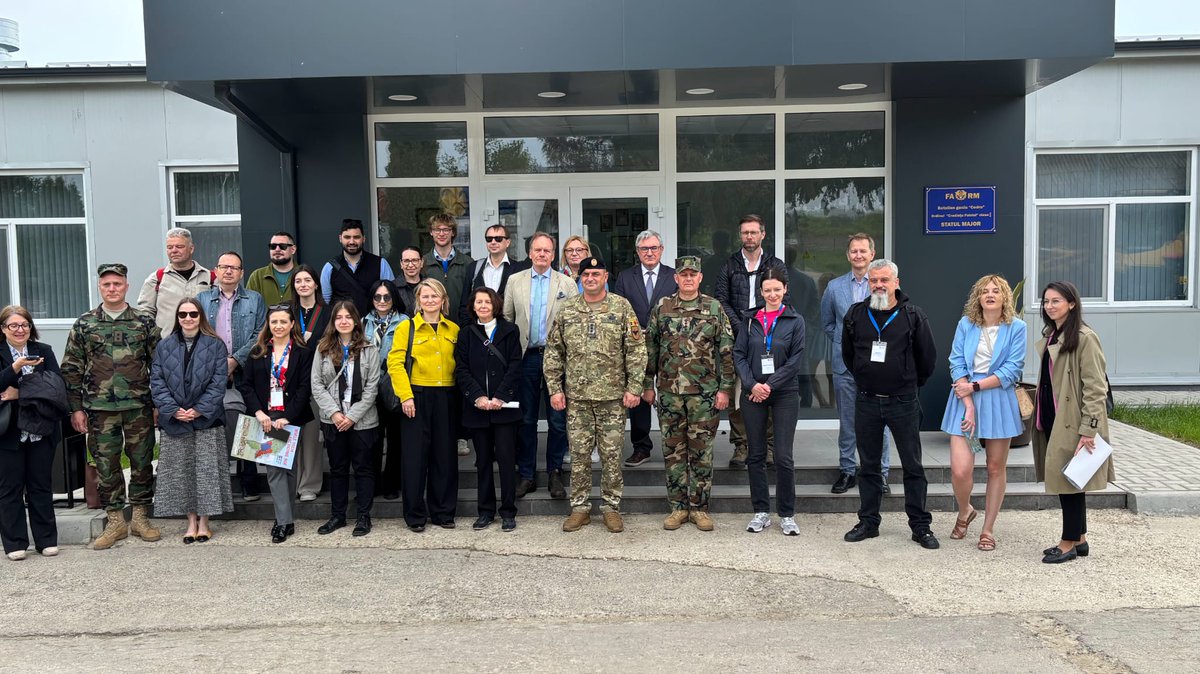 KASmediaSEE's tweet photo. 🌊 The Growing Importance of the Black Sea, 6th - 9th May, Chișinău, Moldova: For a third year in a row KAS Media Programme Southeast Europe gathered military experts, journalists and heads of intelligence to discuss the most pressing challenges of the Black Sea region. https://t.co/jkJQV5aFWb