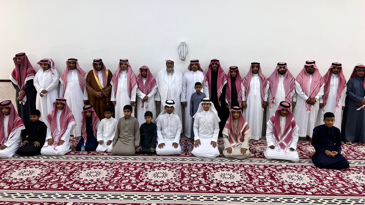 ghrantarteel's tweet photo. صور/

من تكريم الطالب الحافظ لكتاب الله: 
مهدي مجدي صالح المصباحي

وولي أمره ومعلمه:
أ. عبدالحميد محمد العتباني

الحافظ رقم 36 بمركز الجنوب لتحفيظ القرآن في غران
من طلاب حلقة: أبي بن كعب رضي الله عنه
بجامع أم سريحة

جعله الله شافعاً له يوم القيامة، وهنيئاً له ولوالديه https://t.co/2XL7ujfAxJ