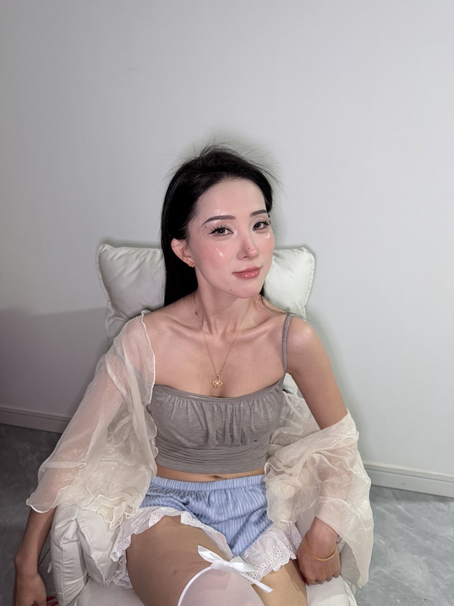 你死了吗？我听到电话那头有人说你好硬