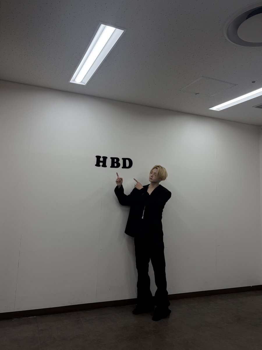 앨리즈~ 절대 잊을 수 없을 것만 같은 소중하고 값진 생일 선물 주셔서 진심으로 고마워요🕊️🫰
정말 최고의 하루였다~! 내일도 웃으며 만나자요!

#ALPHADRIVEONE #ALD1
#알파드라이브원
#SANGWON #상원