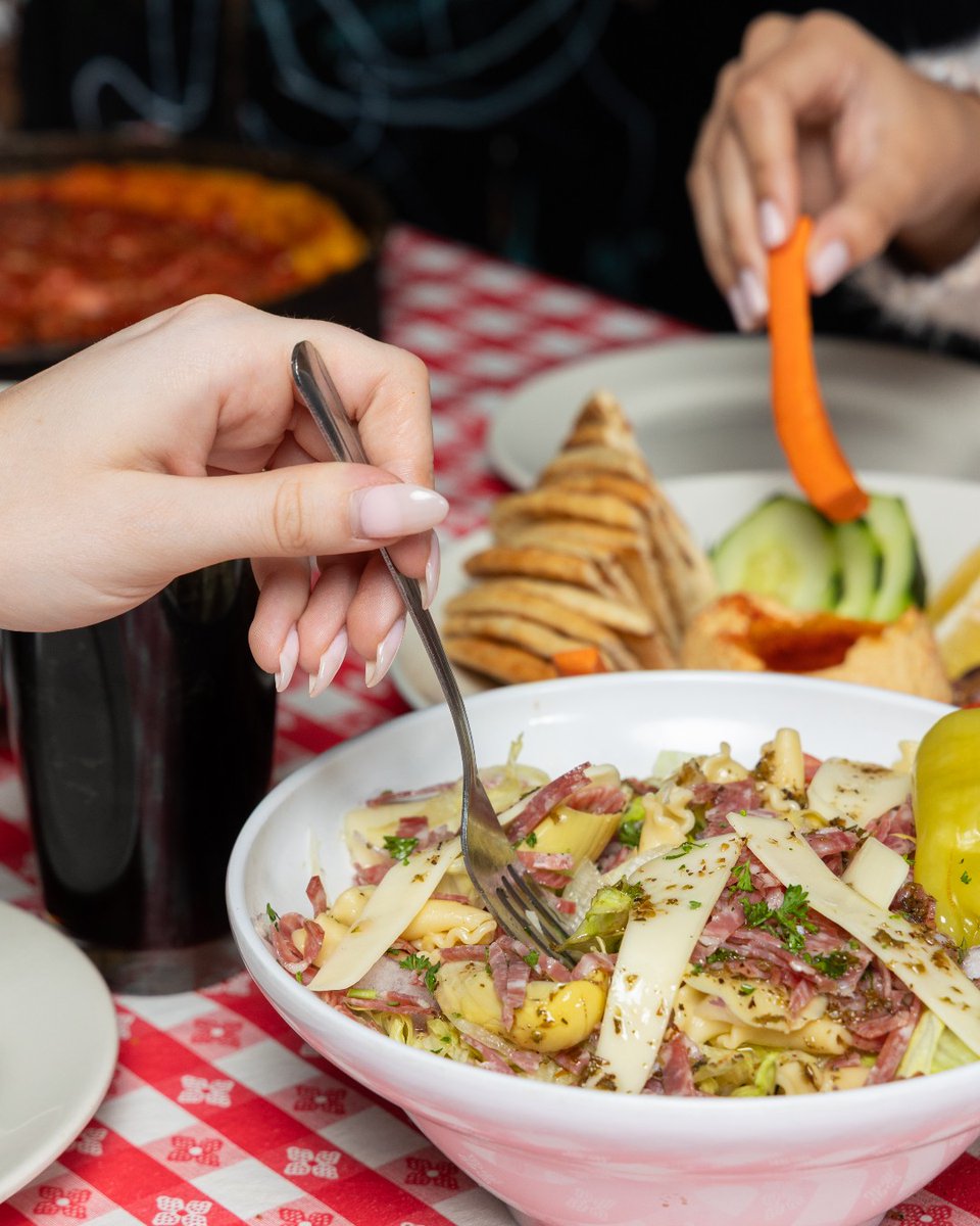 ginoseast's tweet photo. Order for the table or order for yourself… we won’t judge.

Either way, it’s all getting eaten.

#GinosEast #ChicagoEats #PizzaNight #ChicagoFood #EatChicago https://t.co/dsyok8aXlw