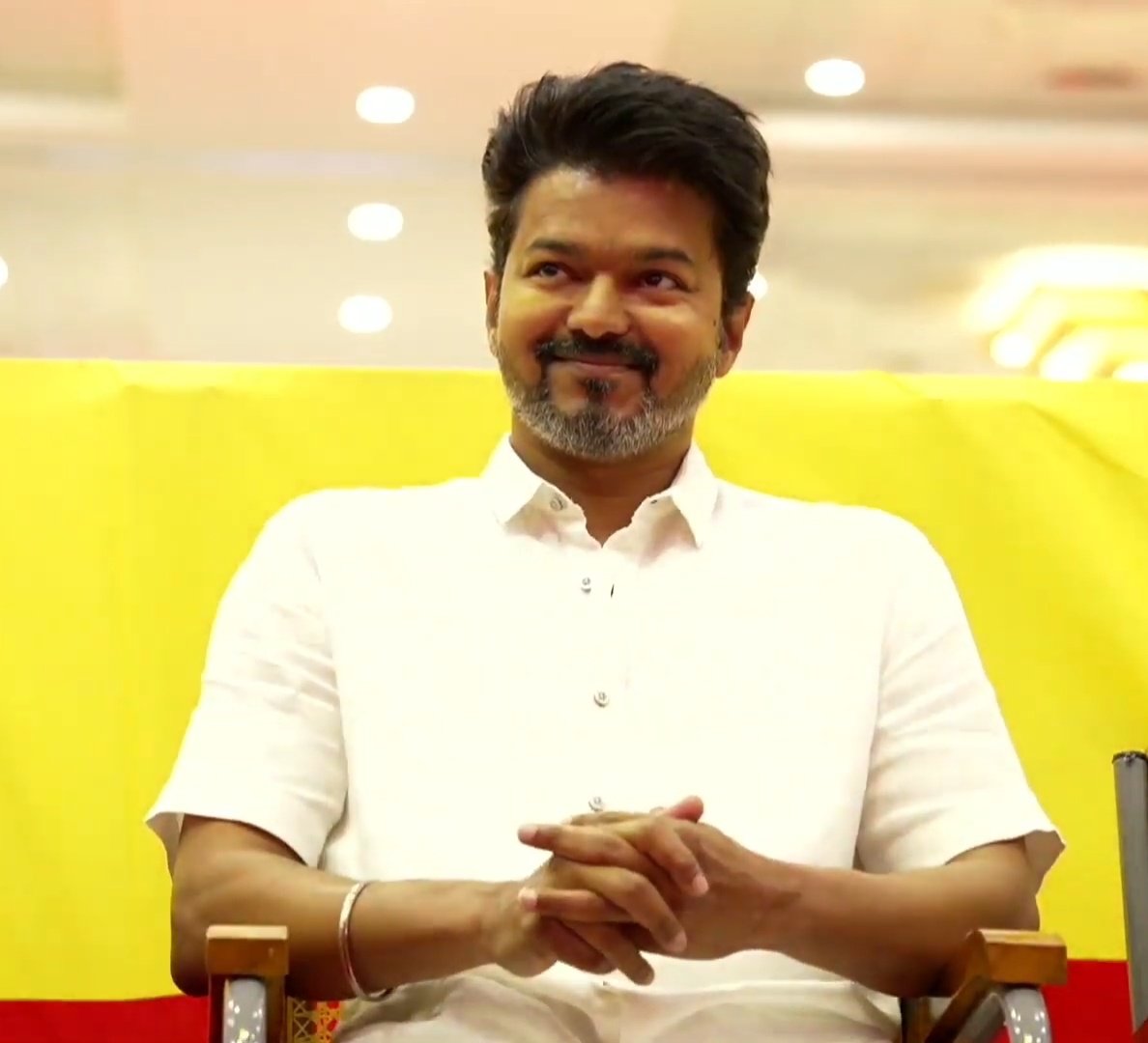 From watching Thulladha manamum thullum to this we have came long way anna <a href="/actorvijay/">Vijay</a>. Forever you will be our "இளைய தளபதி விஜய்" 😭😭❤️❤️.