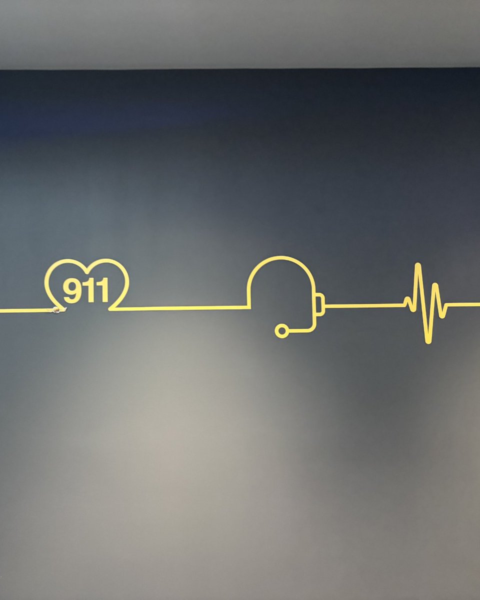 GLeadership's tweet photo. Gilbert Leadership Class 34's Government Learning Day was a success! The class explored @GilbertYourTown and also got to take a tour of the Gilbert Advocacy Center, Emergency Operations Center, and Emergency Dispatch.

Gilbert Leadership is presented by APS and @modernmomentsaz https://t.co/gY5bh0KrcB