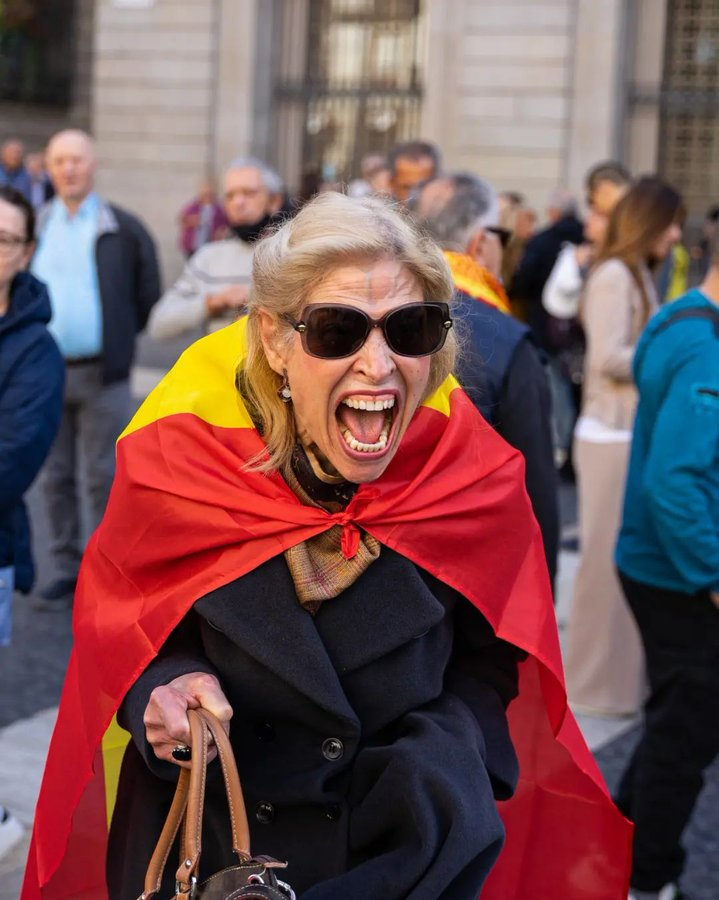 Socramltunix's tweet photo. Lo de los europeos con el Hantavirus es el equivalente a cuando se les cortó la luz en España por unas horas jajaja así de ridículos se ven creyendo que es una pandemia https://t.co/dxG2OxcwF7