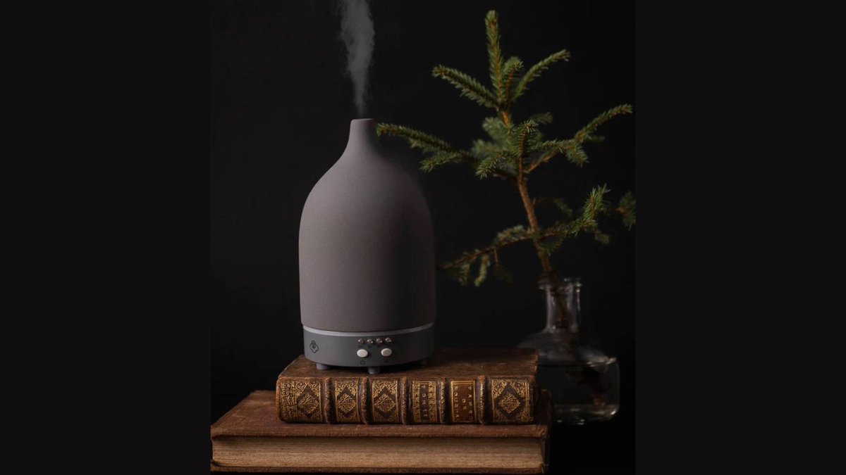 SereneHouseUSA's tweet photo. The Vapor Grey  Diffuser uses ultrasonic vibrations to transform fragrant water into mist, gracefully dispersing it into the air and creating a natural ambiance throughout the room.

#serenehouseusa
#serenehouse
#serenehousediffuser
#essentialoildiffuser
#diffusers
#diffuserlove https://t.co/2kCAWsDfwi
