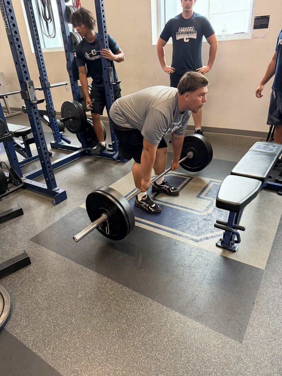 Coach_Ramer's tweet photo. College Showcase ✔️

Back to work at 7am!

@Caleb_Joy @chasebonta10 @Caeden_Weaver @LangeAxton 

#PumaPRIDE https://t.co/ISJxKkvZwp