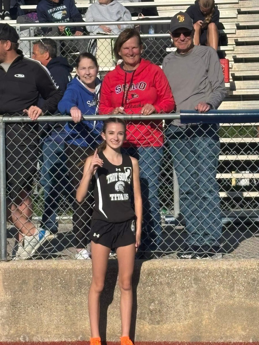 AWohldmann's tweet photo. @MjMarley31003  earned her 3rd middle school record last night in the open 800. 2:32.71. The 4x8 dipped under 11 min to lower their record further! And last week she broke the mile record. All formally held by her talented sister Jocelyn Haynes🔥 https://t.co/kqO0K13BQ4