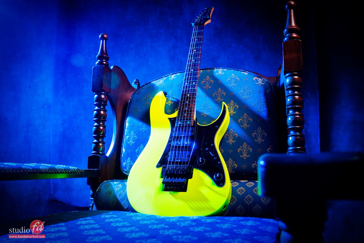 frankdoorhof's tweet photo. As a guitar player it's always fun to do product shots. But the most fun is ofcourse to mix models and guitars 😉

Model/styling : Nadine

#guitarphotography #charvel #ibanez #jem #stevevai #frankenstrat #vanhalen  #iqwire #clickbackdrops #geekoto #AQCOLOR #alphapro https://t.co/2it8PRKRYk