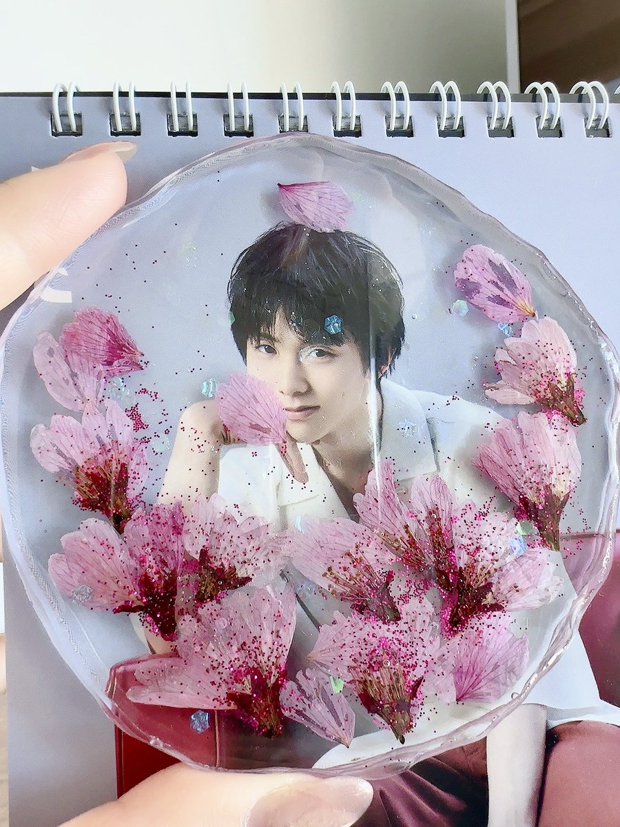 KathXLW's tweet photo. 🌸珍惜和樱樱的一期一会🌸

#羽生結弦
#HANYUYUZURU 
#LoveYuzuruFromAllOverTheWorld https://t.co/VNjhJ6di24