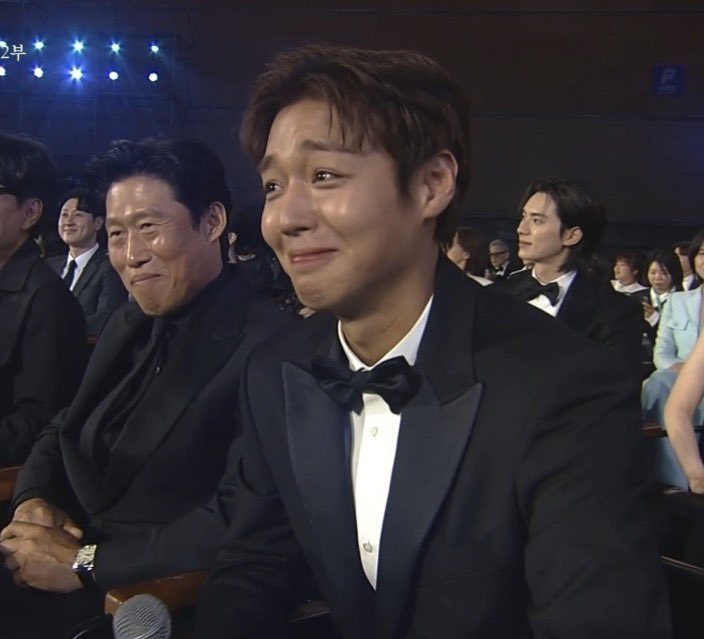 하우 tweet media
