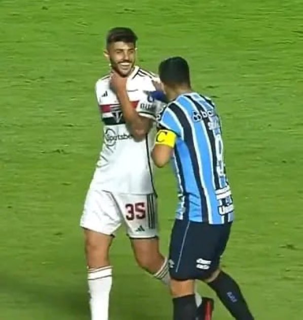 Nem o Suárez intimidou o Beraldo, que dirá o Nicolas Jackson