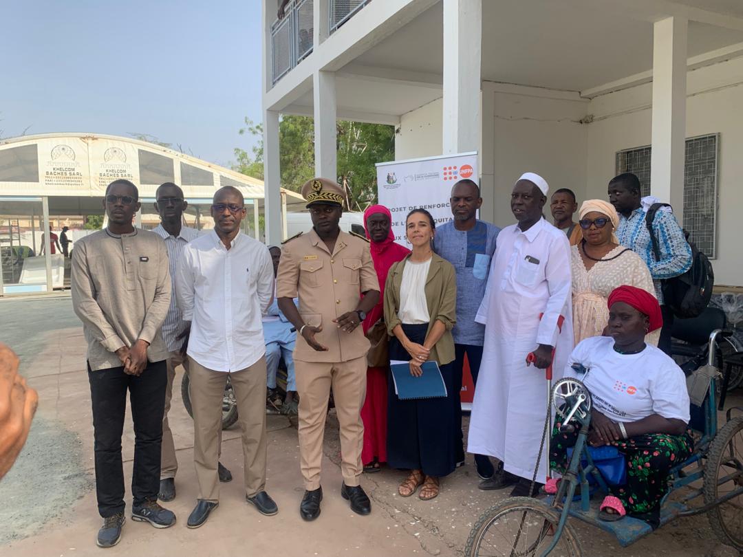 UNFPASenegal's tweet photo. Dans le cadre du projet #RAESS, UNFPA et @AICSDakar ont remis 20 fauteuils roulants pour renforcer la mobilité des personnes en situation de handicap à Kolda,Vélingara et Médina Yoro Foulah.
Initiative sous la présidence du Gouverneur pour un accès aux services socio-sanitaires. https://t.co/GrnS3z2pfe
