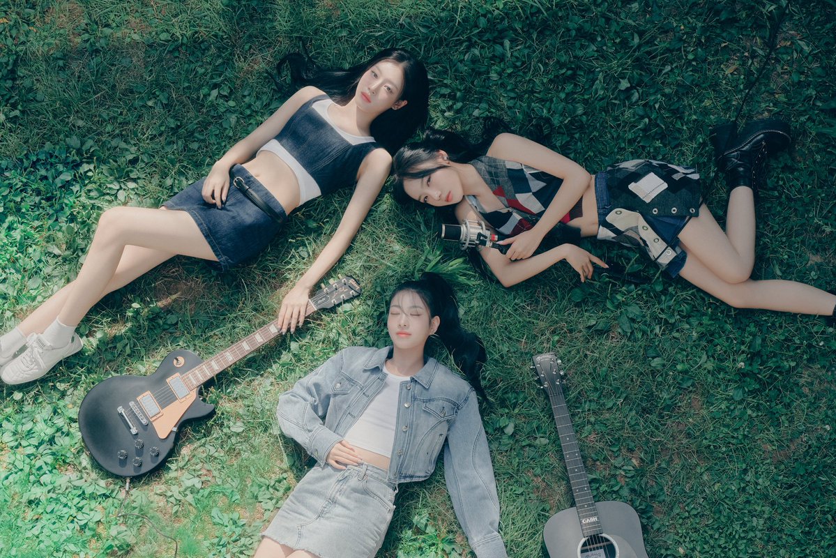 Ablume_Base's tweet photo. HAPPY ANNIVERSARY @ablume_official 🌼

One year ago today, our beloved ablume made their debut with "Echo" 🌼🦜
It’s been a year full of beautiful moments with ablume and weblume, and we sincerely hope this year will be even better for our girls. We love you, and we’ll always be by your side

DROP THE TAGS WEBLUME 📢

ONE YEAR WITH ABLUME
#happy_anniversary_ablume
#영원히_피어나는_어블룸
#we_bloom_with_ablume
