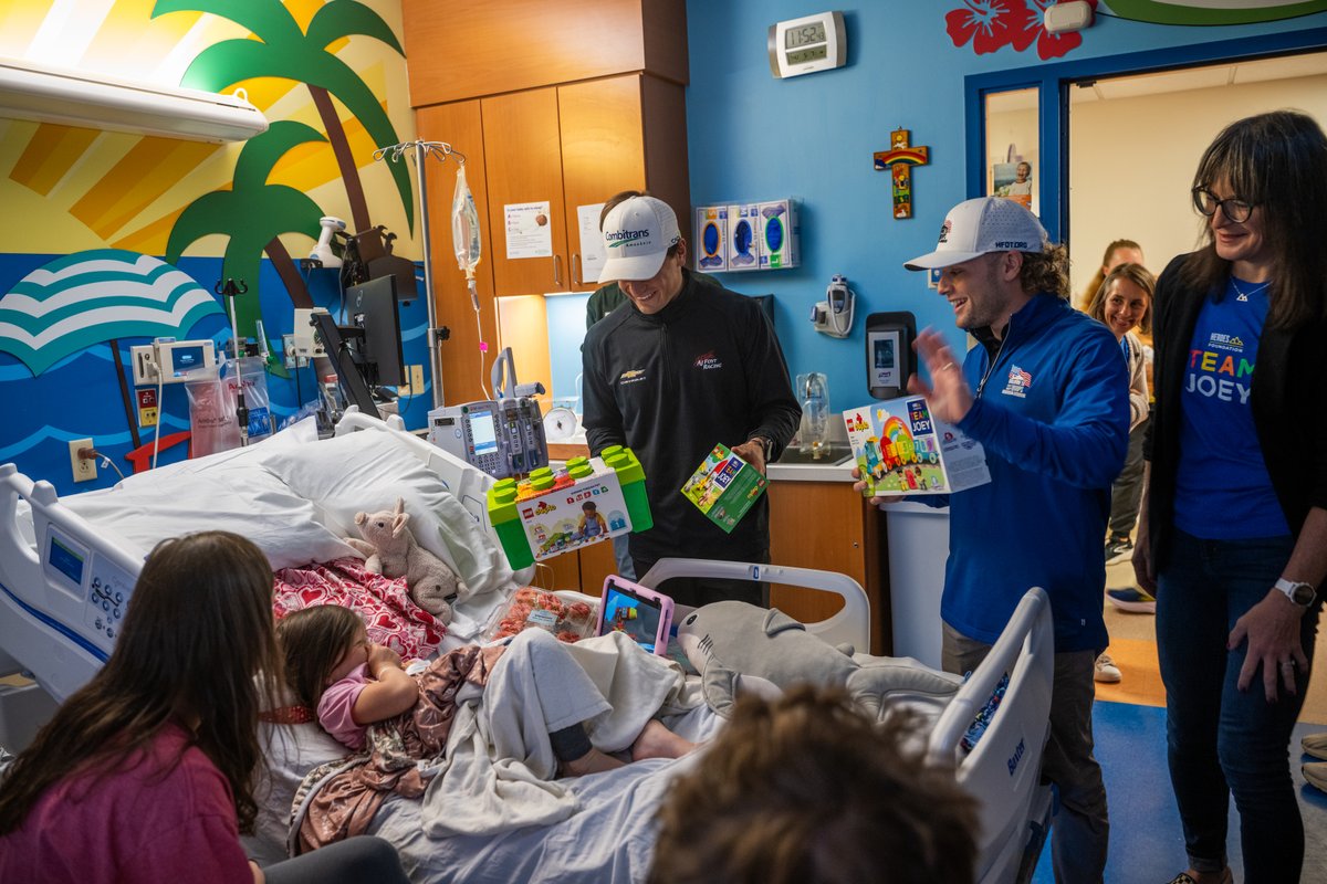 HeroesFndtn's tweet photo. #Indy500 joy at @PeytonChildrens with Team JOEY 🏁 Thank you @AJFoytRacing drivers @SantinoFerrucci and @caiocollet, @FirestoneTires Firehawk, @DentonsBG and @Geistgators for your incredible generosity!
#PIFF #beatcancer #UnitingINAgainstCancer #TeamJOEY #AJFoytRacing https://t.co/uWwiew6F4N