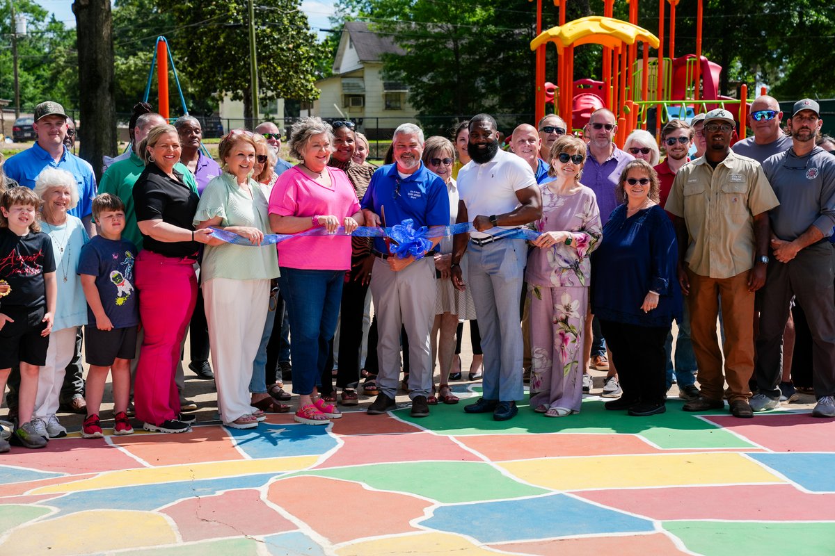 ClearpointCons1's tweet photo. Clearpoint Engineers is proud to have provided engineering services for the improvements at Magee City Park. A ribbon cutting ceremony was held Monday to celebrate the park’s official reopening and welcome the community back to enjoy the space. https://t.co/Kih40k5ToH