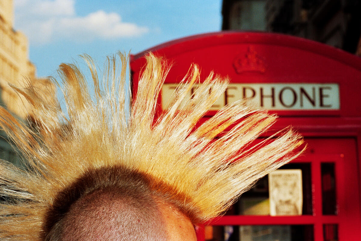 eyeonaxis's tweet photo. The unique details of everyday England in the 1990s by Martin Parr https://t.co/Pmws2JmK3o