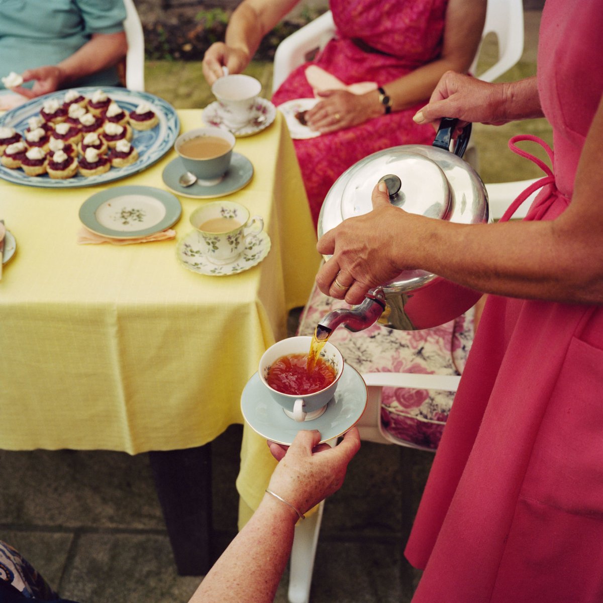 eyeonaxis's tweet photo. The unique details of everyday England in the 1990s by Martin Parr https://t.co/Pmws2JmK3o