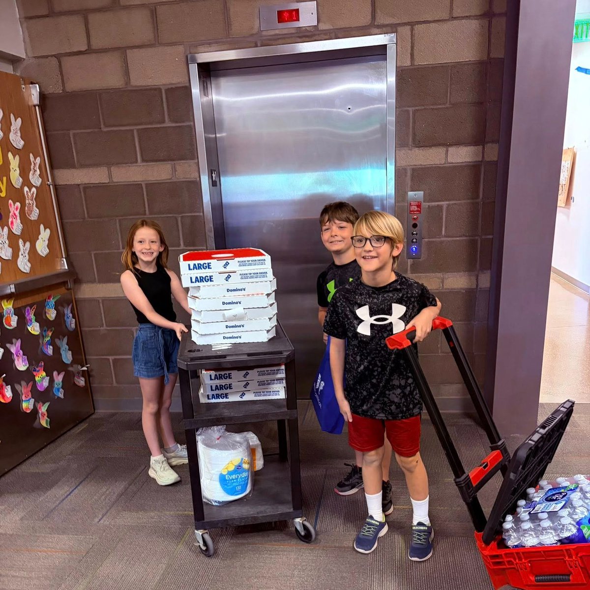 Dr. Rex writes, "I am pleased to have hosted the inaugural Arizona Historical Society third-grade postcard contest pizza party in Marana, AZ, and I look forward to 13 more such events. Congrats Emmalyn Bourguet!" 
The Historical League is pleased to support this program!