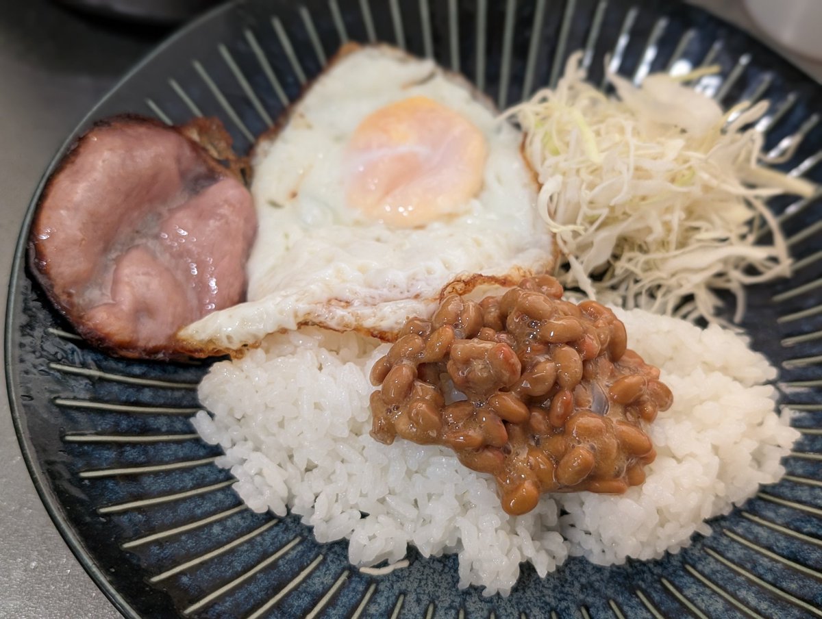 ふぅ〜ようやく一段落。がっつり研修がんばったけどまだまだ終わらん…来週がんばろう。
今朝も何とか子供達のご飯を錬成。