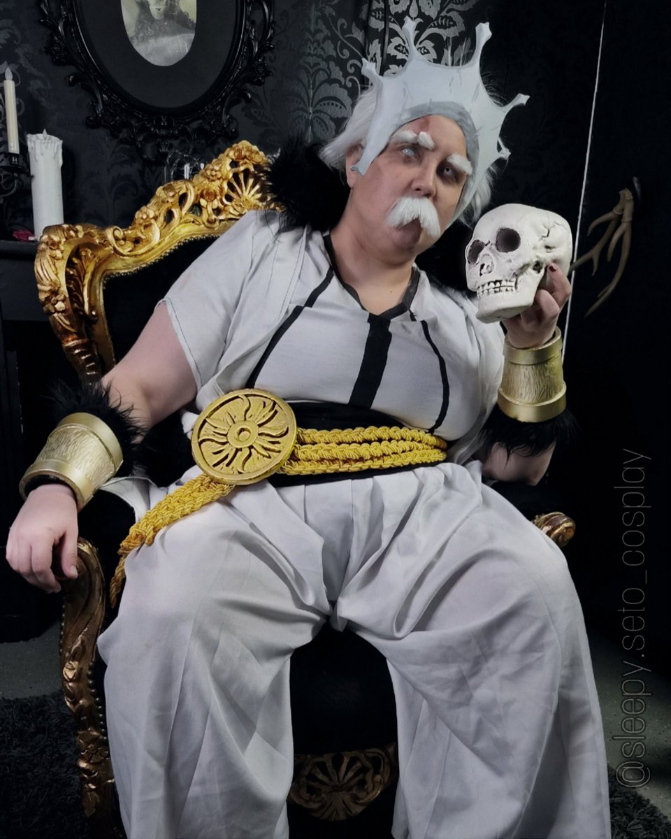 SleepySeto's tweet photo. I never thought that Cosplaying Barragan of all people would bring Me so much Joy. Started as a silly prank project to surprise my friends, but it ended up being a project I'm very passionate about. I'll wear him more often next year for sure!
.
#BLEACH_tybw
#cosplay https://t.co/DX9V2NDnme
