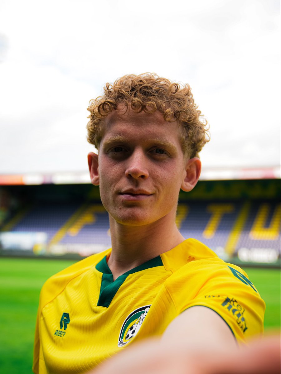 FortunaSittard's tweet photo. Sven Simons is geel-groen 💛💚 https://t.co/eOJmFoqZwj