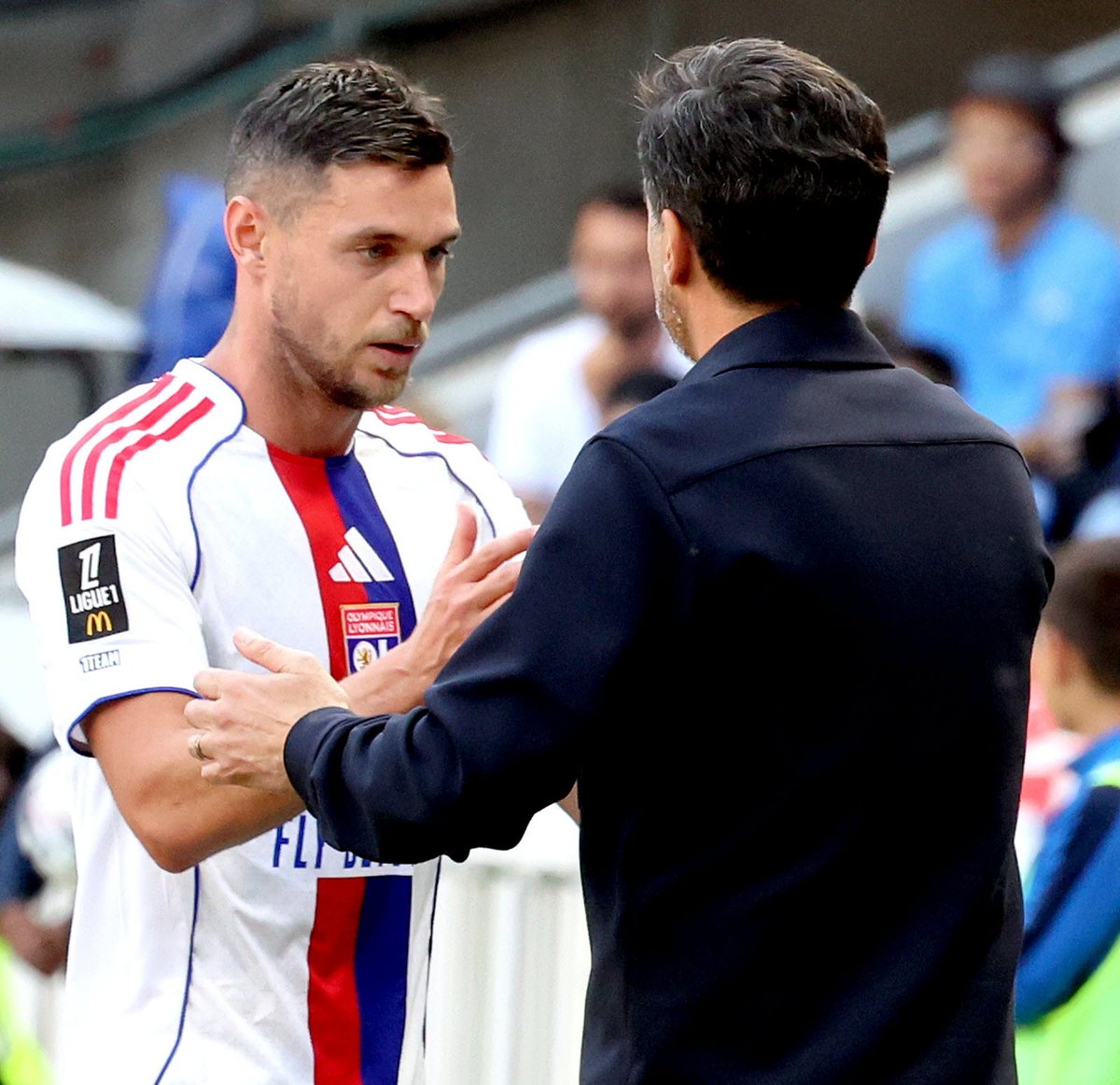 🚨 𝗬𝗔𝗥𝗘𝗠𝗖𝗛𝗨𝗞 𝗔𝗨𝗥𝗔𝗜𝗧 𝗣𝗨 𝗦𝗜𝗚𝗡𝗘𝗥… 𝗔𝗨 𝗟𝗢𝗦𝗖 ! 👀🔴⚪️

« Quand je jouais dans d’autres clubs, Paulo Fonseca avait essayé de me faire venir, notamment à Lille.

Au Shakhtar Donetsk, il me connaissait aussi parce qu’il jouait contre moi. Il joue avec des