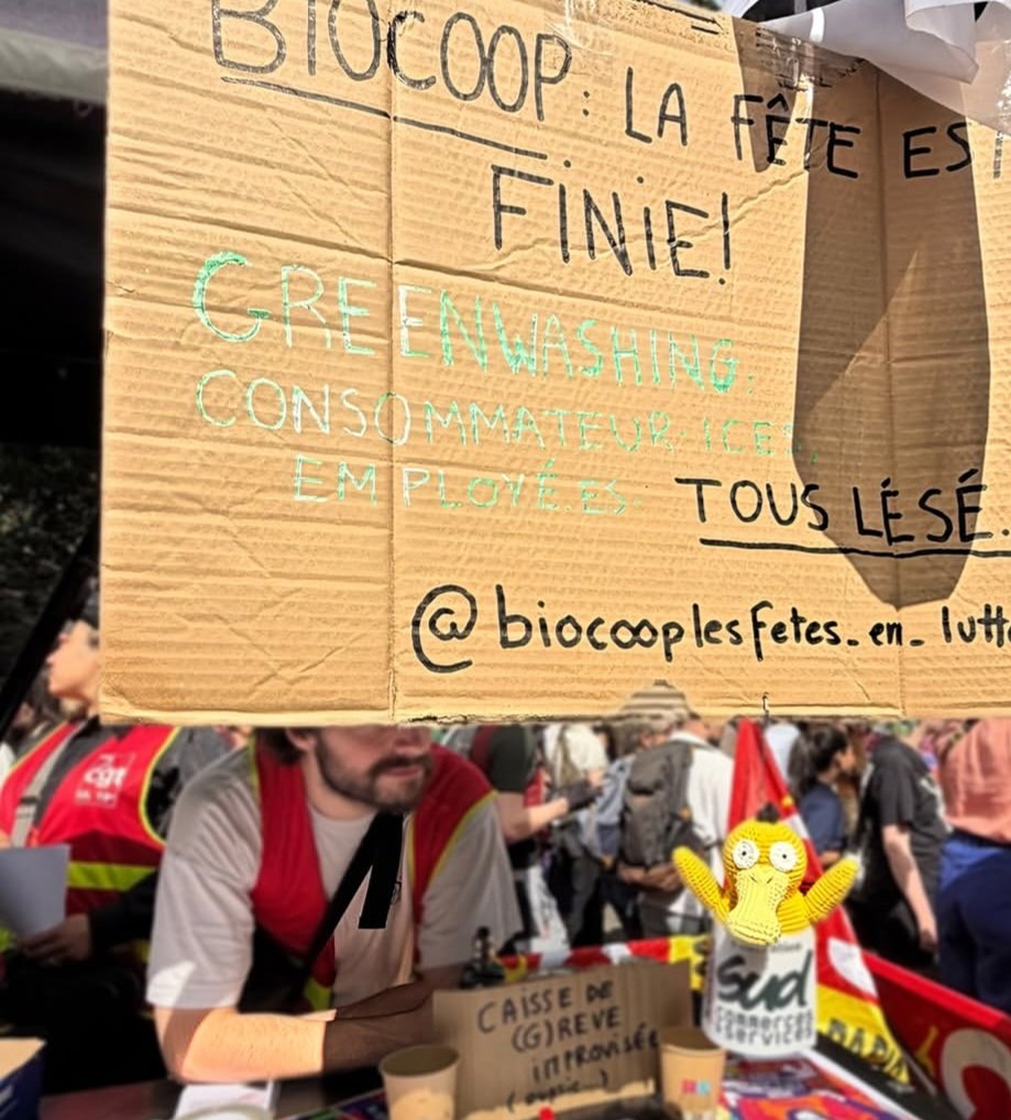 csgrevistes's tweet photo. Le compte-rendu de la manifestation du #1ermai par le collectif des salarié-es du @Biocoop Les Fêtes est disponble sur leur @instagram https://t.co/udIp4Y2fIK https://t.co/8l7QvvNjym